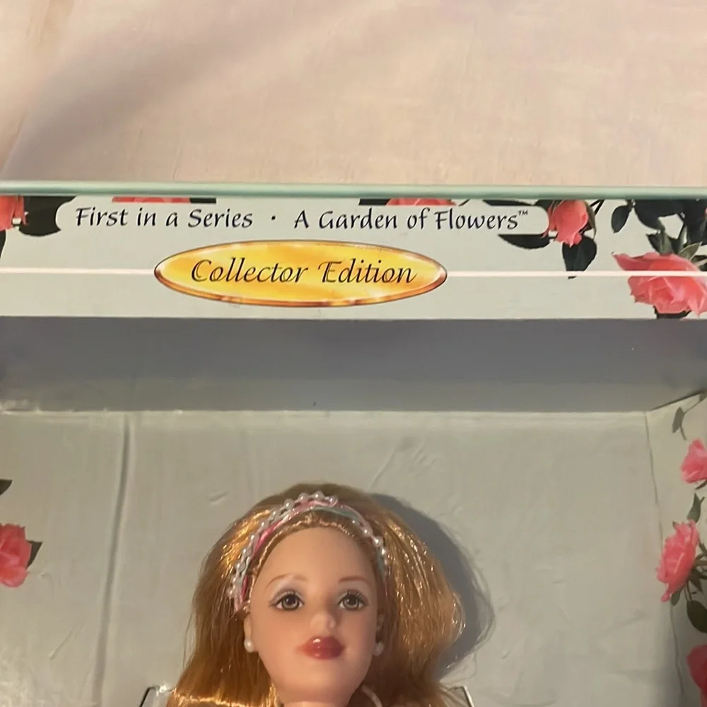 Collector Edition Rose Barbie 1998 - Picture 5 of 5